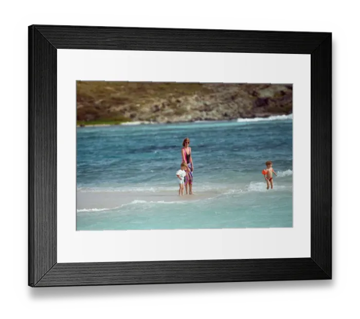 Framed Print : Diana, Princess of Wales on holiday on the British Virgin Islands. 9th January 1989 Framed Print : Diana, Princess of Wales on holiday on the British Virgin Islands. 9th January 1989