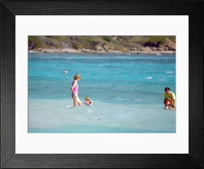 Framed Print : Diana, Princess of Wales on holiday on the British Virgin Islands. 9th January 1989 Framed Print : Diana, Princess of Wales on holiday on the British Virgin Islands. 9th January 1989