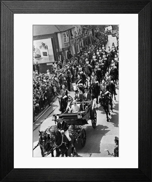 Framed Print : Queen Elizabeth II and Prince Philip, Duke of Edinburgh visit York. 28th June 1971 Framed Print : Queen Elizabeth II and Prince Philip, Duke of Edinburgh visit York. 28th June 1971