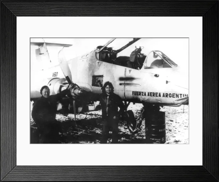 Framed Print : SMILING FALKLAND ISLANDERS WITH A DAMAGED ARGENTINE FMA IA PUCARA GROUND ATTACK AIRCRAFT Framed Print : SMILING FALKLAND ISLANDERS WITH A DAMAGED ARGENTINE FMA IA PUCARA GROUND ATTACK AIRCRAFT