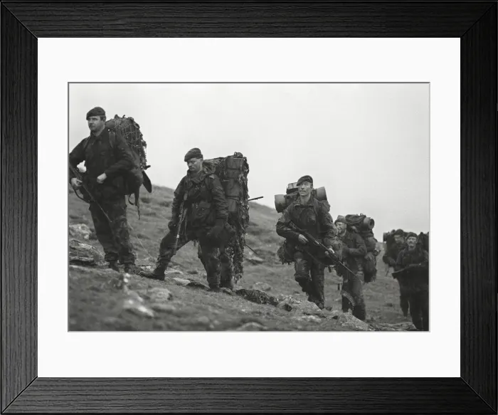 Framed Print : Filming in Tumbledown'the story of Lieutenant Robert Lawrence (l)