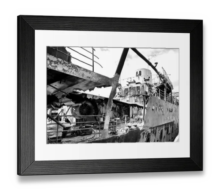 Framed Print : RFA Sir Tristram (L3505) Navy ship returns to the United Kingdom on a heavy lift ship