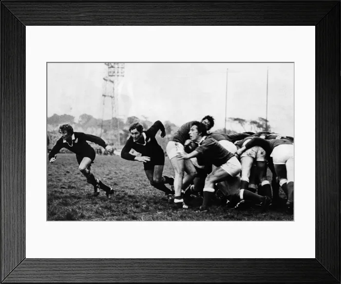 Framed Print : Llanelli RFC v New Zealand. Part of New Zealands 1972-73 tour of the Northern
