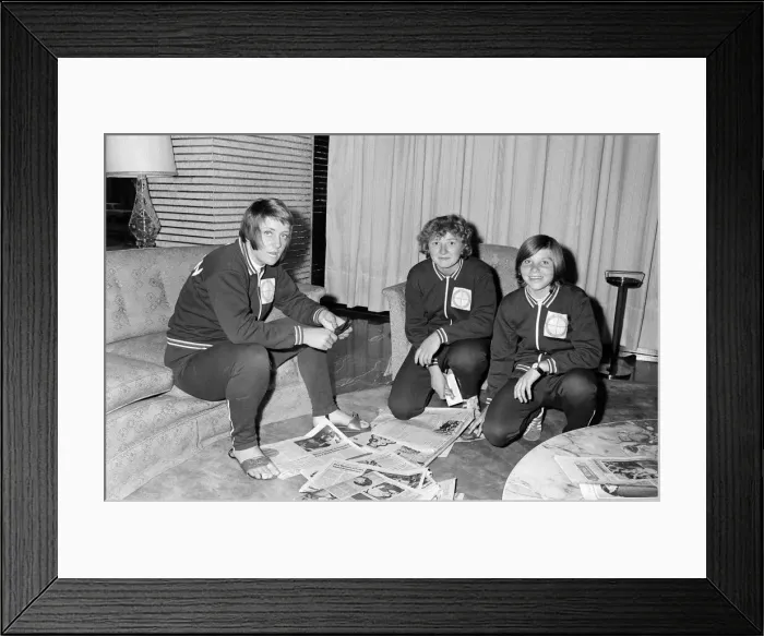 Framed Print : The British Womens football team in Mexico City for the Womens World Cup Framed Print : The British Womens football team in Mexico City for the Womens World Cup
