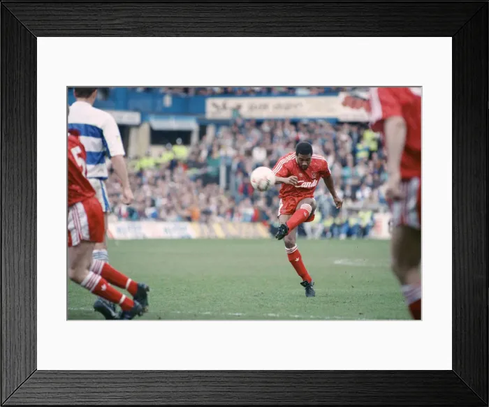 Framed Print : FA Cup Quarter Final match at Loftus Road. Queens Park Rangers 2 v Liverpool 2 Framed Print : FA Cup Quarter Final match at Loftus Road. Queens Park Rangers 2 v Liverpool 2