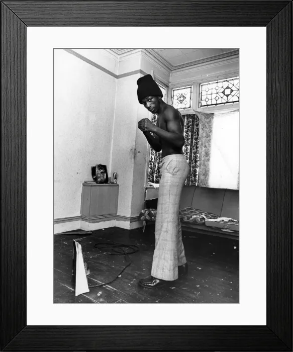 Framed Print : Boxer Glen McEwan at home in Handsworth, Birmingham. Things are looking up for Glen Framed Print : Boxer Glen McEwan at home in Handsworth, Birmingham. Things are looking up for Glen