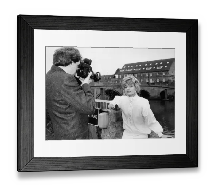 Framed Print : Nikki Pink, model from Cottenham, has her photograph taken by Nigel Oliver-Hogg