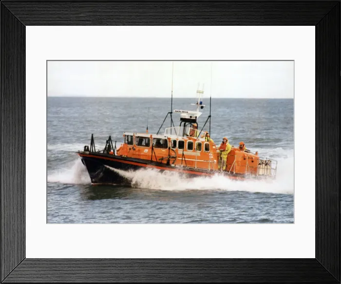 Framed Print : RNLI lifeboat at sea. 31st December 1990
