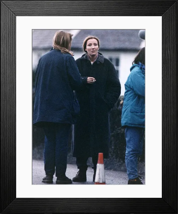 Framed Print : Emma Thompson in Pittenweem during filming of new film The Winter Guest Framed Print : Emma Thompson in Pittenweem during filming of new film The Winter Guest