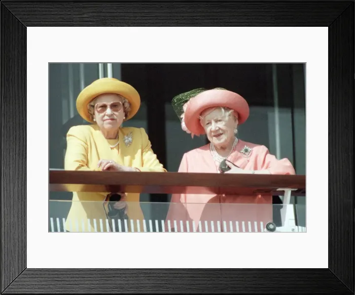 Framed Print : Queen Elizabeth and the Queen Mother attend the Epsom Derby at Epsom Racecourse, Surrey Framed Print : Queen Elizabeth and the Queen Mother attend the Epsom Derby at Epsom Racecourse, Surrey