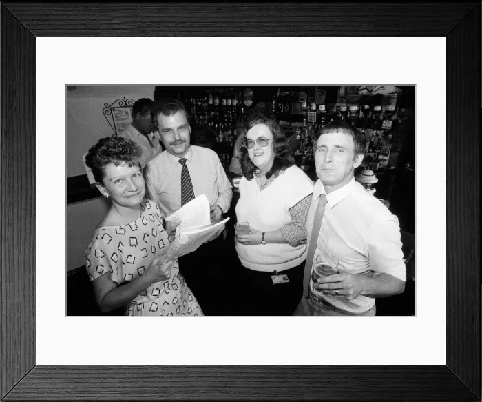 Framed Print : Winning team at the quiz regional finals at The Oak public house, Cambridgeshire