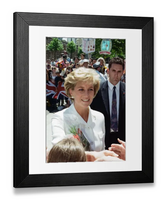 Framed Print : Diana, Princess of Wales arrives at the The Sacred Heart Hospice in Sydney, Australia