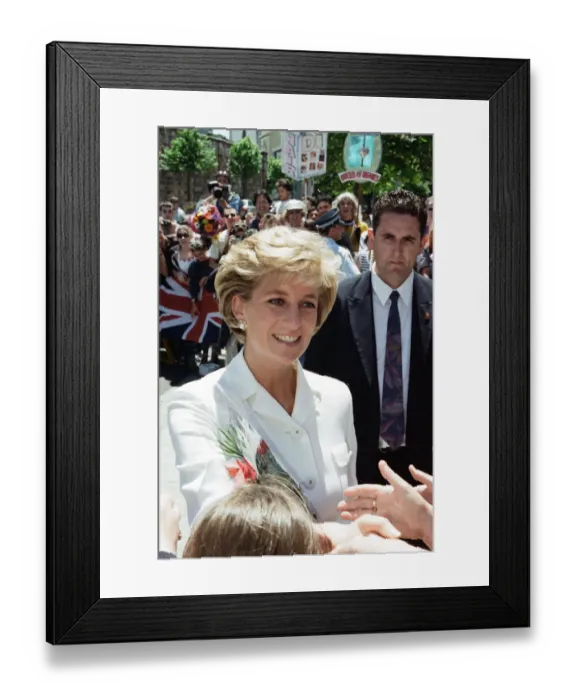 Framed Print : Diana, Princess of Wales arrives at the The Sacred Heart Hospice in Sydney, Australia Framed Print : Diana, Princess of Wales arrives at the The Sacred Heart Hospice in Sydney, Australia