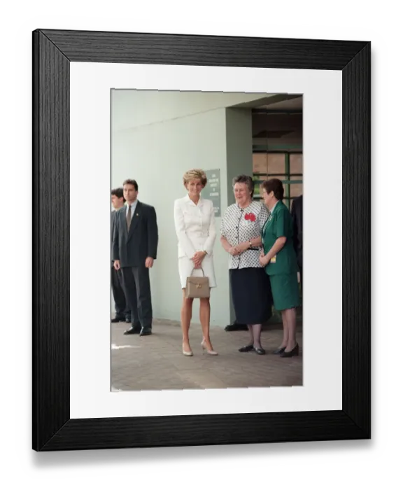 Framed Print : Diana, Princess of Wales arrives at the The Sacred Heart Hospice in Sydney, Australia