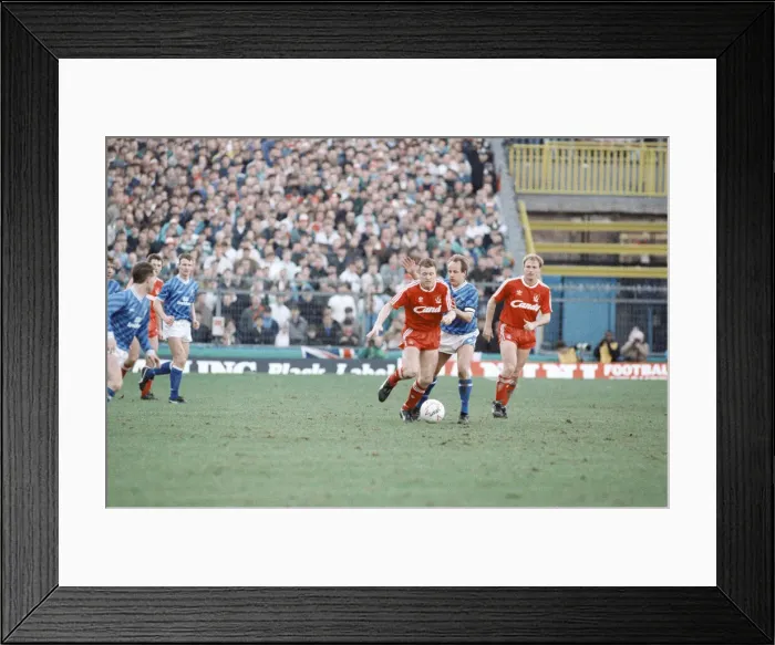 Framed Print : FA Cup 4th round match at The Den. Final score Millwall 0 v Liverpool 2 Framed Print : FA Cup 4th round match at The Den. Final score Millwall 0 v Liverpool 2