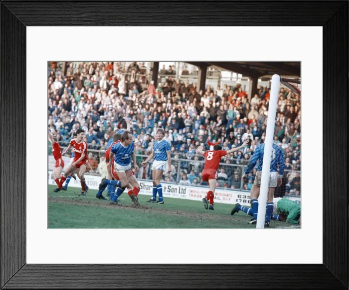 Framed Print : FA Cup 4th round match at The Den. Final score Millwall 0 v Liverpool 2 Framed Print : FA Cup 4th round match at The Den. Final score Millwall 0 v Liverpool 2