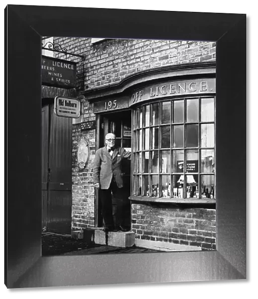 Off Licence on 195 Mill Road, Cambridge, Cambridgeshire in 1963