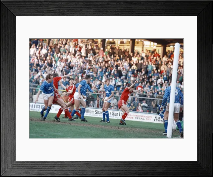 Framed Print : FA Cup 4th round match at The Den. Final score Millwall 0 v Liverpool 2 Framed Print : FA Cup 4th round match at The Den. Final score Millwall 0 v Liverpool 2