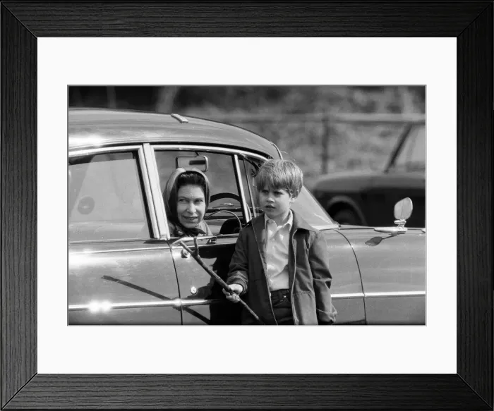 Framed Print : Queen Elizabeth II and Prince Edward at Windsor Great Park, Berkshire. 1st May 1971