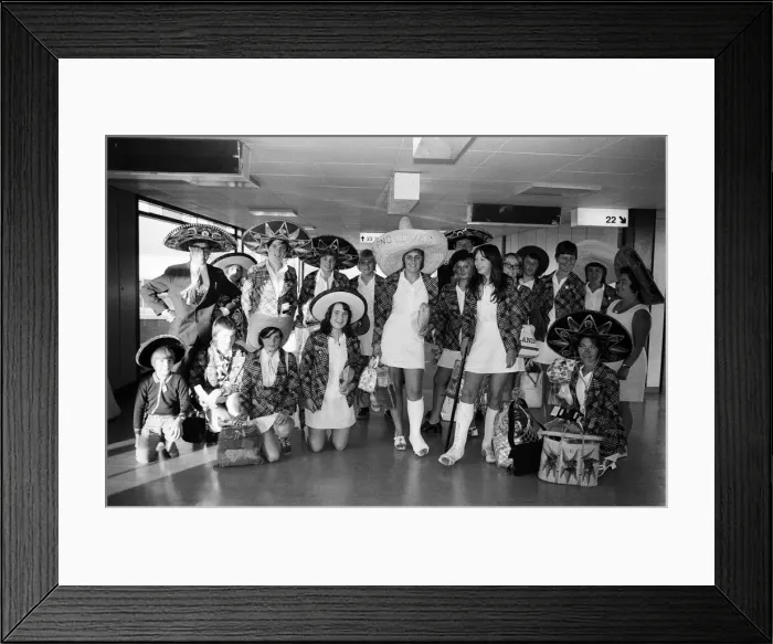 Framed Print : Return of the British battle scarred England footballers from South America following Framed Print : Return of the British battle scarred England footballers from South America following