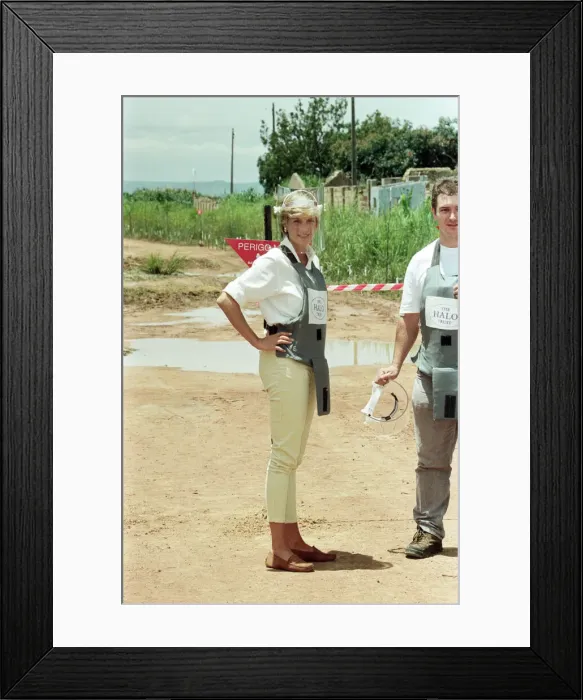 Framed Print : Diana, Princess of Wales during her four day British Red Cross mission to highlight Framed Print : Diana, Princess of Wales during her four day British Red Cross mission to highlight
