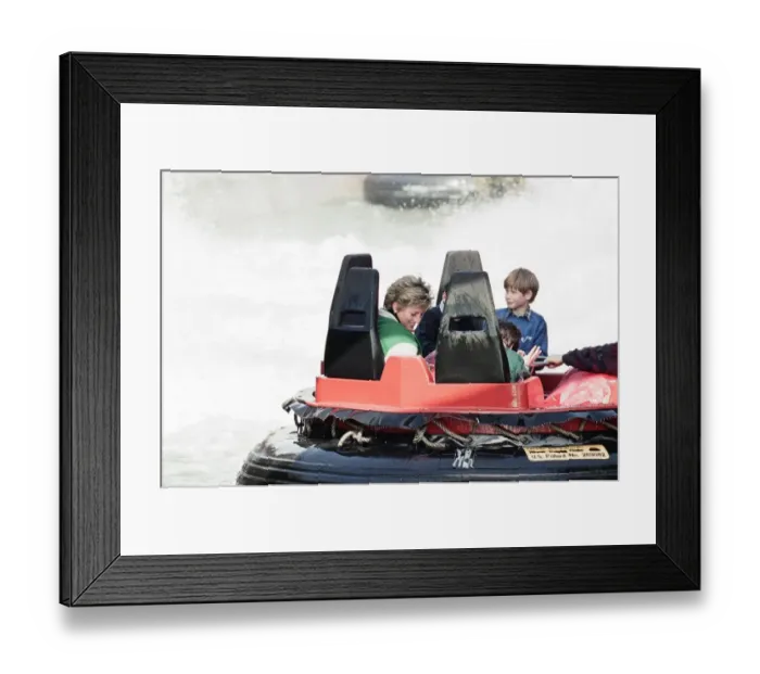 Framed Print : Princess Diana and her sons Prince Harry and Prince William at Alton Towers Framed Print : Princess Diana and her sons Prince Harry and Prince William at Alton Towers