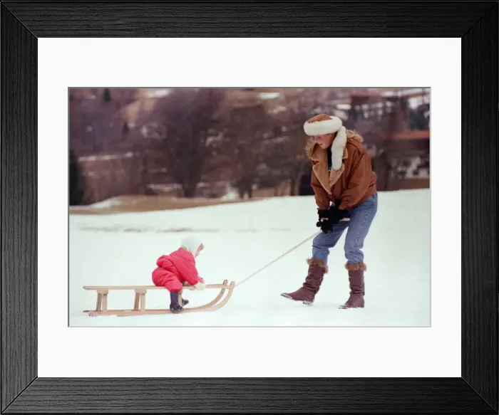 Framed Print : The Duchess of York and Princess Beatrice in Klosters, Switzerland, 21st January 1990 Framed Print : The Duchess of York and Princess Beatrice in Klosters, Switzerland, 21st January 1990