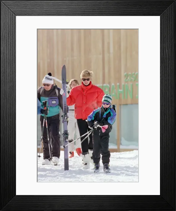 Framed Print : HRH The Princess of Wales, Princess Diana, enjoys a ski holiday in Lech, Austria Framed Print : HRH The Princess of Wales, Princess Diana, enjoys a ski holiday in Lech, Austria