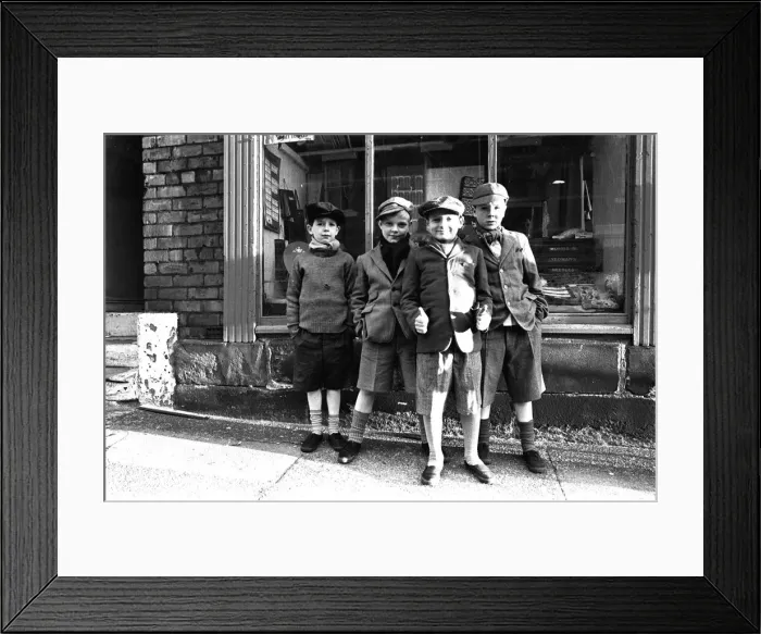 Framed Print : Filming of the television programme When the Boat Comes In on location in North Shields Framed Print : Filming of the television programme When the Boat Comes In on location in North Shields