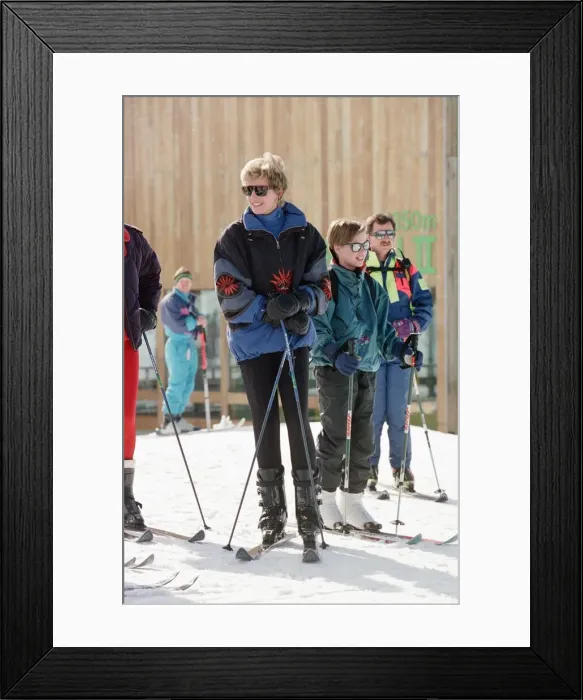 Framed Print : HRH The Princess of Wales, Princess Diana, with her son, Prince William Framed Print : HRH The Princess of Wales, Princess Diana, with her son, Prince William