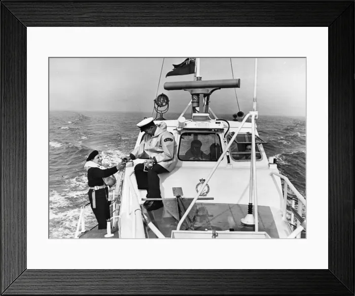 Framed Print : Deck hand Eric Fry (left) and Mechanical Second Coxswain Fred Mullay at work on board Framed Print : Deck hand Eric Fry (left) and Mechanical Second Coxswain Fred Mullay at work on board