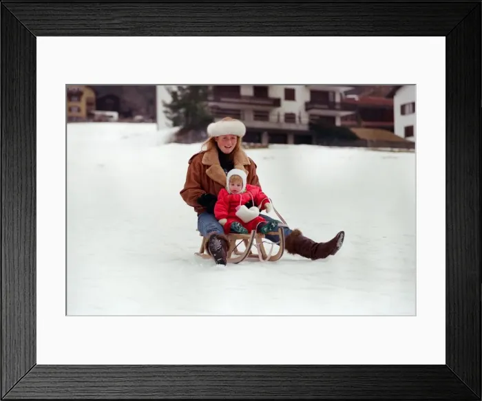 Framed Print : The Duchess of York and Princess Beatrice in Klosters, Switzerland, 21st January 1990 Framed Print : The Duchess of York and Princess Beatrice in Klosters, Switzerland, 21st January 1990