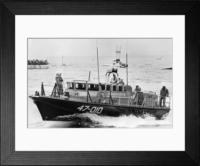 Framed Print : A modern self righting lifeboat, the Tyne class lifeboat 47-010 RFA Sir Galahad, at Tenby Framed Print : A modern self righting lifeboat, the Tyne class lifeboat 47-010 RFA Sir Galahad, at Tenby