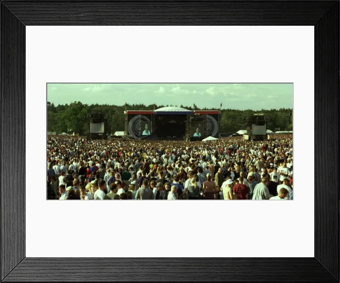 Framed Print : Oasis pop group take the stage at Knebworth watched by 250, 000 fans over two days Framed Print : Oasis pop group take the stage at Knebworth watched by 250, 000 fans over two days