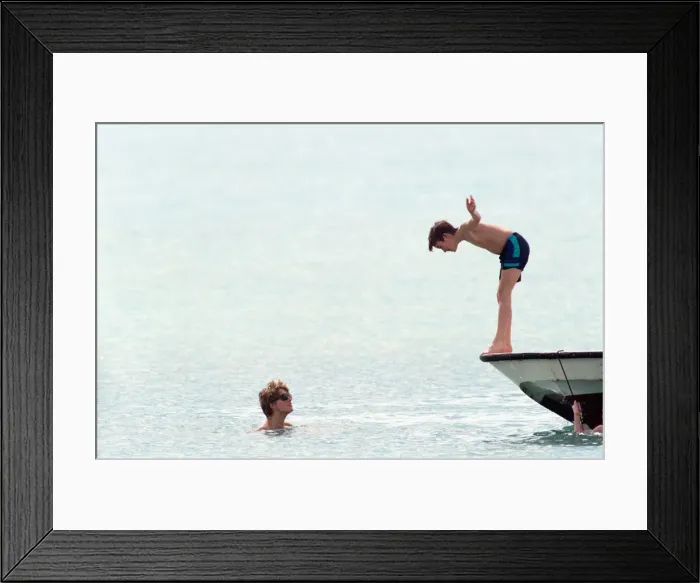 Framed Print : Diana, Princess of Wales on holiday in Nevis with Prince William. January 1993 Framed Print : Diana, Princess of Wales on holiday in Nevis with Prince William. January 1993