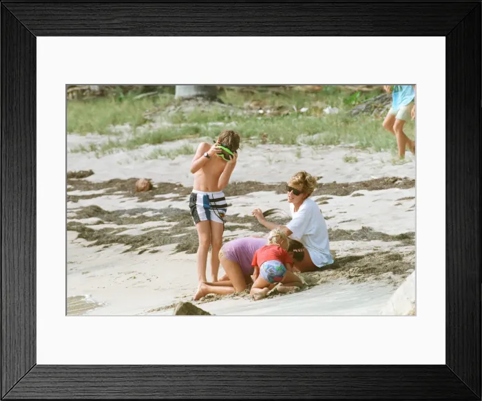 Framed Print : Diana, Princess of Wales on holiday in Nevis with Prince William. January 1993 Framed Print : Diana, Princess of Wales on holiday in Nevis with Prince William. January 1993