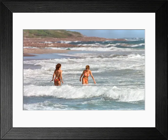 Framed Print : Diana, Princess of Wales on holiday in Nevis. January 1993 Framed Print : Diana, Princess of Wales on holiday in Nevis. January 1993