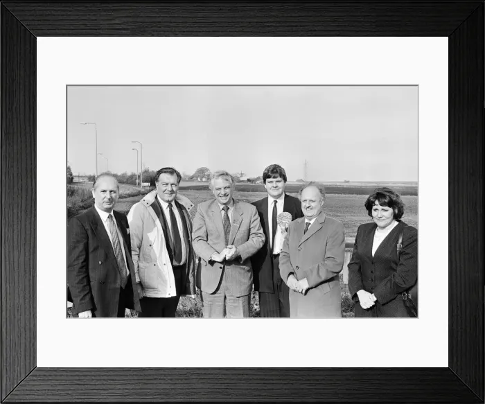 Framed Print : Chris Patten, Environment Minister visits Switch Island, site of new proposed blue route Framed Print : Chris Patten, Environment Minister visits Switch Island, site of new proposed blue route