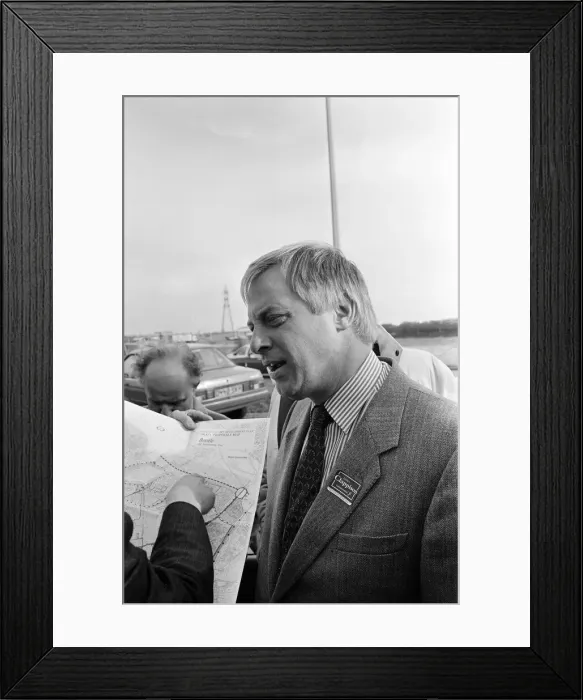 Framed Print : Chris Patten, Environment Minister visits Switch Island, site of new proposed blue route Framed Print : Chris Patten, Environment Minister visits Switch Island, site of new proposed blue route