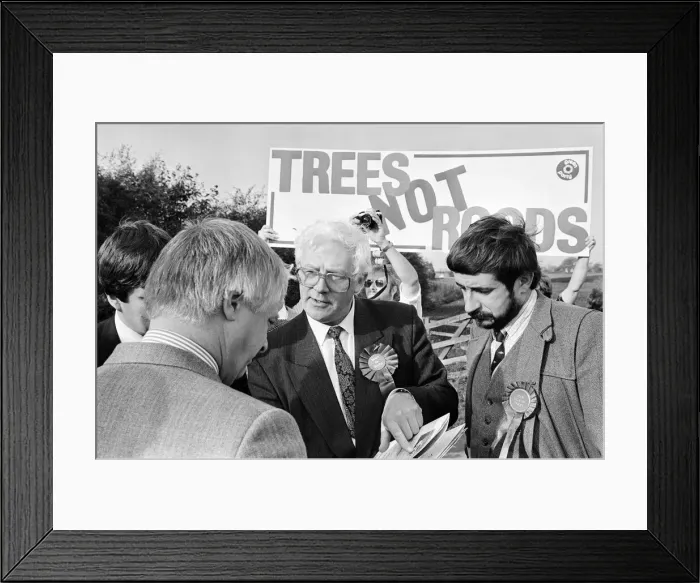 Framed Print : Chris Patten, Environment Minister visits Switch Island, site of new proposed blue route Framed Print : Chris Patten, Environment Minister visits Switch Island, site of new proposed blue route