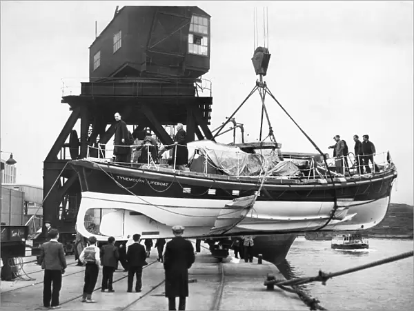 The Tynemouth lifeboat Tynesider is lifted into position from where it will