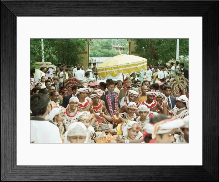 Framed Print : Prince Charles, Prince of Wales visits Raj Maha Temple in Colombo, Sri Lanka Framed Print : Prince Charles, Prince of Wales visits Raj Maha Temple in Colombo, Sri Lanka