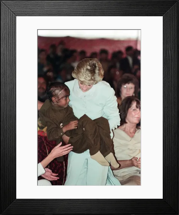 Framed Print : Diana, Princess of Wales, pictured during a visit to the Shaukat Khanum Memorial Hospital