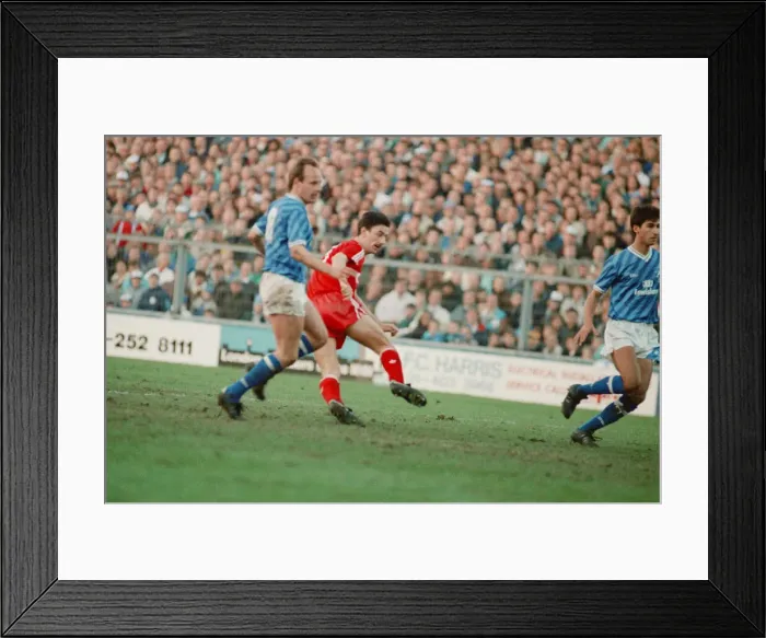 Framed Print : Millwall v Liverpool, FA Cup 4th round, played at the home ground of Millwall, The Den Framed Print : Millwall v Liverpool, FA Cup 4th round, played at the home ground of Millwall, The Den