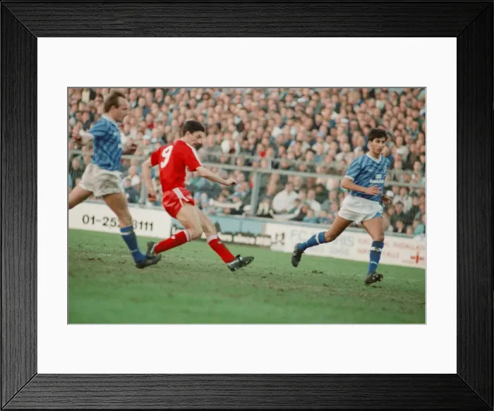 Framed Print : Millwall v Liverpool, FA Cup 4th round, played at the home ground of Millwall, The Den Framed Print : Millwall v Liverpool, FA Cup 4th round, played at the home ground of Millwall, The Den