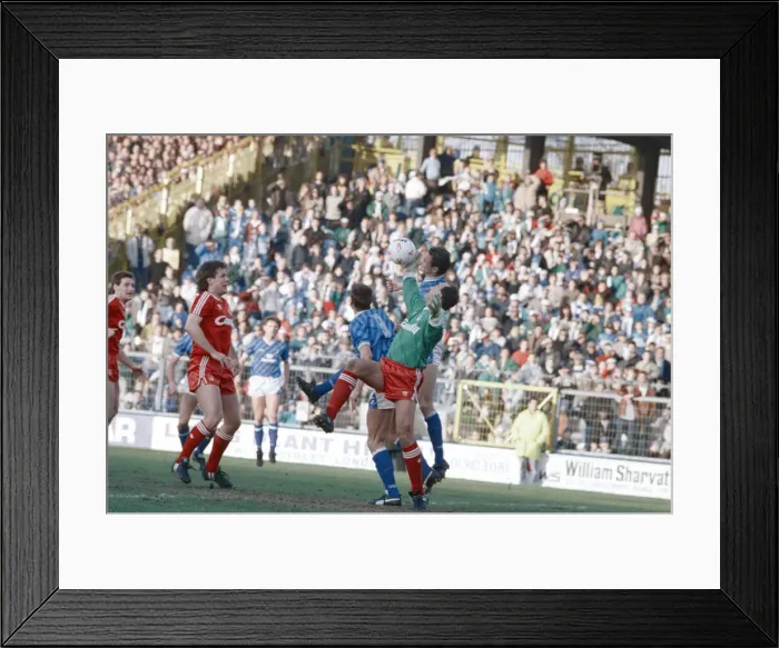 Framed Print : FA Cup 4th round match at The Den. Final score Millwall 0 v Liverpool 2 Framed Print : FA Cup 4th round match at The Den. Final score Millwall 0 v Liverpool 2