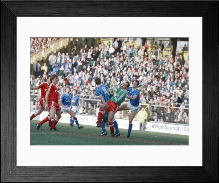 Framed Print : FA Cup 4th round match at The Den. Final score Millwall 0 v Liverpool 2 Framed Print : FA Cup 4th round match at The Den. Final score Millwall 0 v Liverpool 2