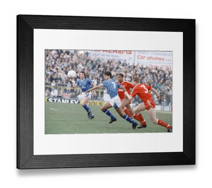 Framed Print : FA Cup 4th round match at The Den. Final score Millwall 0 v Liverpool 2 Framed Print : FA Cup 4th round match at The Den. Final score Millwall 0 v Liverpool 2