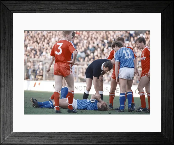 Framed Print : FA Cup 4th round match at The Den. Final score Millwall 0 v Liverpool 2 Framed Print : FA Cup 4th round match at The Den. Final score Millwall 0 v Liverpool 2