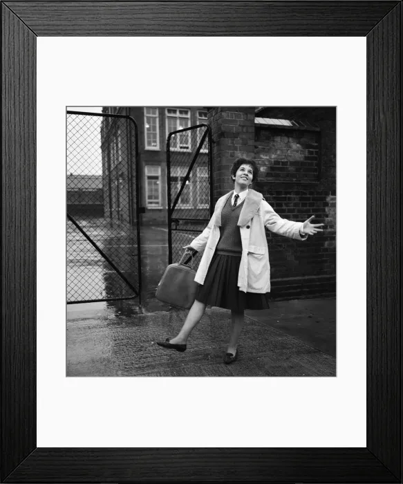 Framed Print : Helen Shapiro, the 15 year old pop singer, leaves Clapton Park Secondary School Framed Print : Helen Shapiro, the 15 year old pop singer, leaves Clapton Park Secondary School